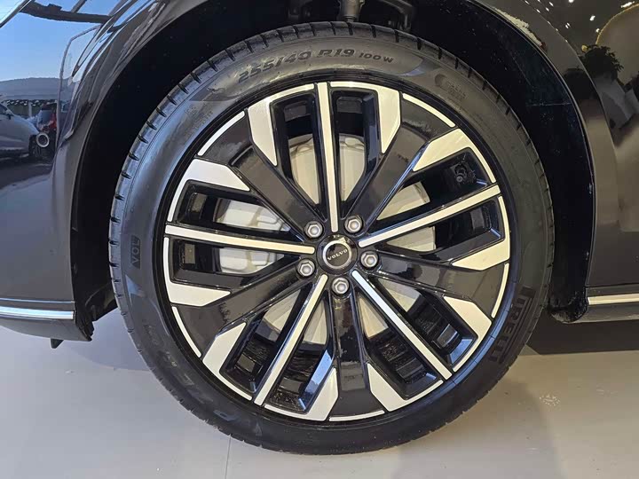 Фото 7 - Volvo S90