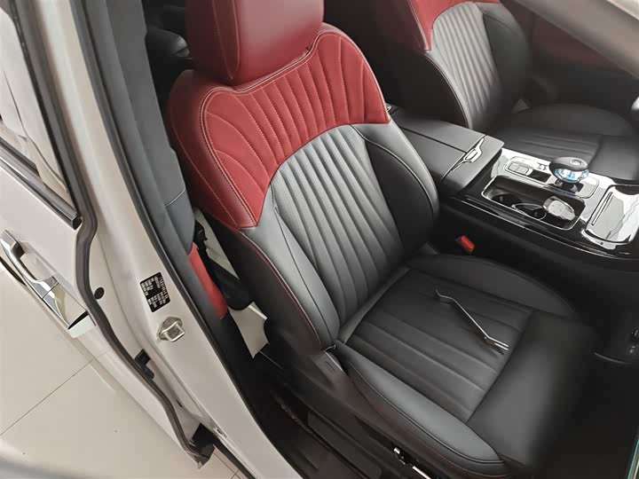 Фото 25 - GAC Trumpchi M8