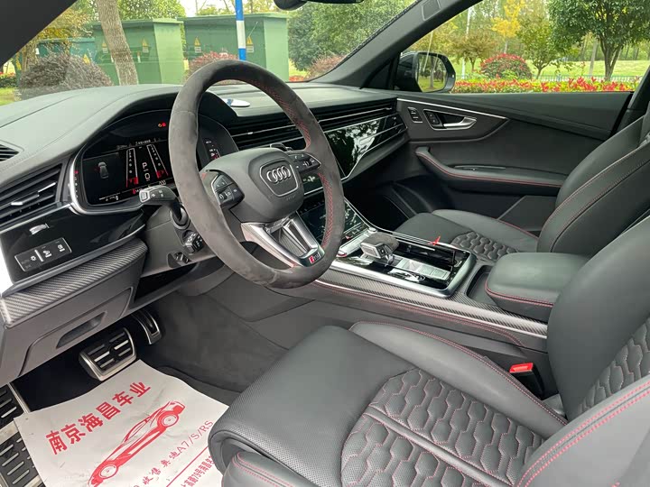 Фото 7 - Audi RS Q8