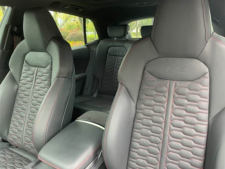 Фото 8 - Audi RS Q8