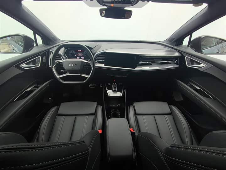 Фото 11 - Audi Q4 e-tron