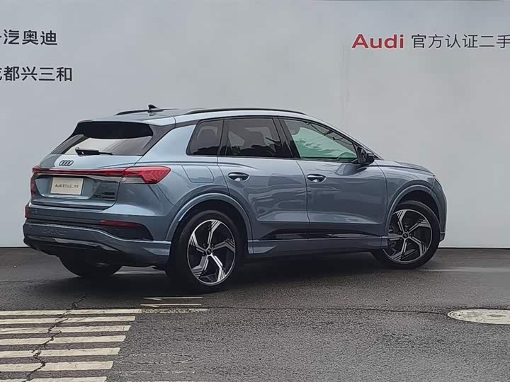 Фото 4 - Audi Q4 e-tron