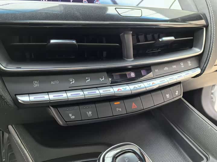 Фото 16 - Cadillac CT5