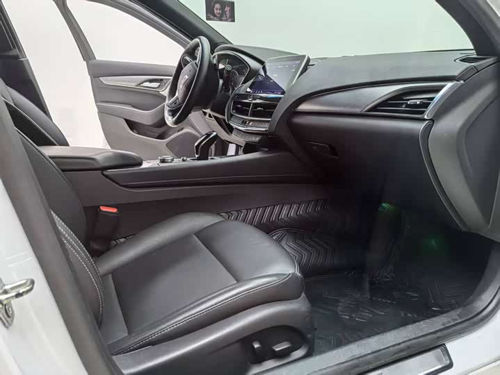 Фото 9 - Cadillac CT5