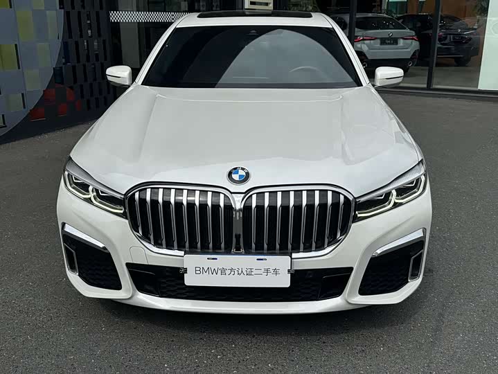 Фото 2 - BMW 7 Series