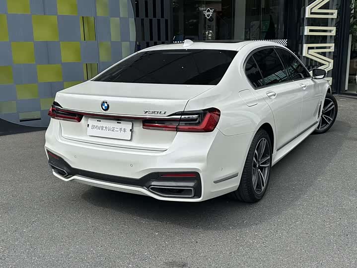 Фото 5 - BMW 7 Series