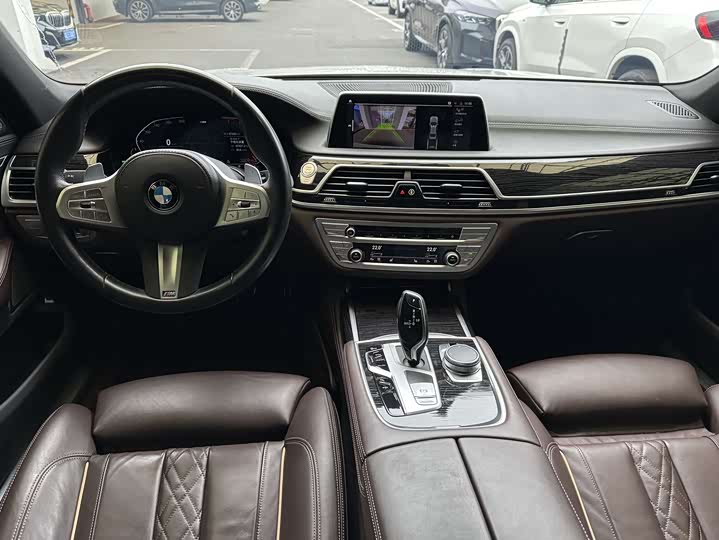Фото 8 - BMW 7 Series