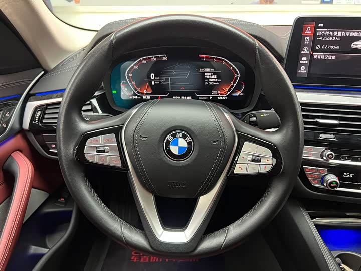 Фото 14 - BMW 5 Series