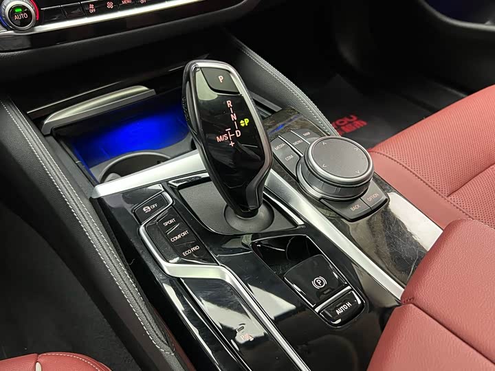 Фото 15 - BMW 5 Series