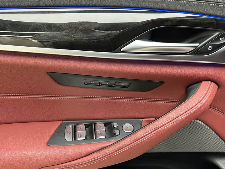 Фото 19 - BMW 5 Series