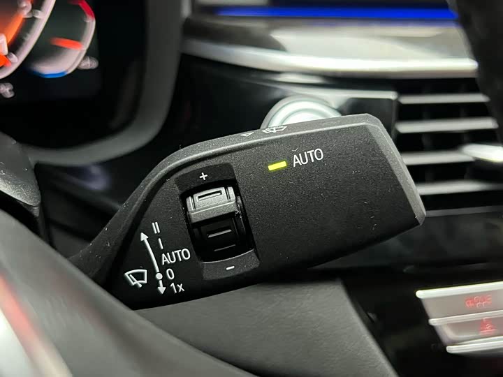 Фото 27 - BMW 5 Series