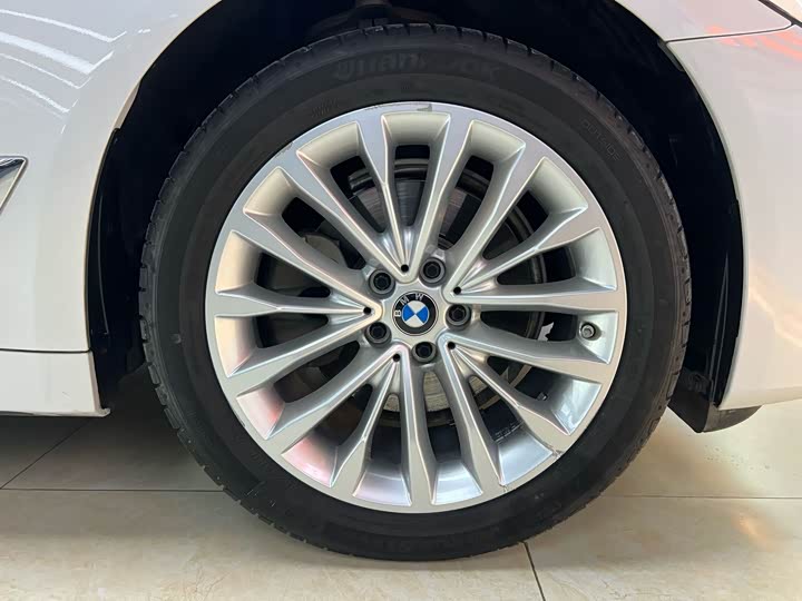 Фото 31 - BMW 5 Series