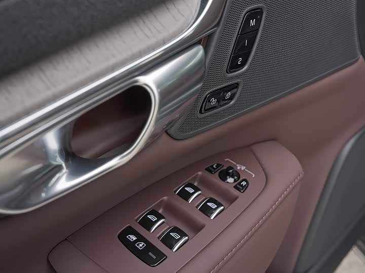 Фото 14 - Volvo S90