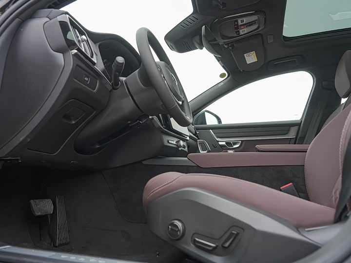 Фото 20 - Volvo S90