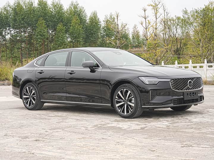 Фото 3 - Volvo S90