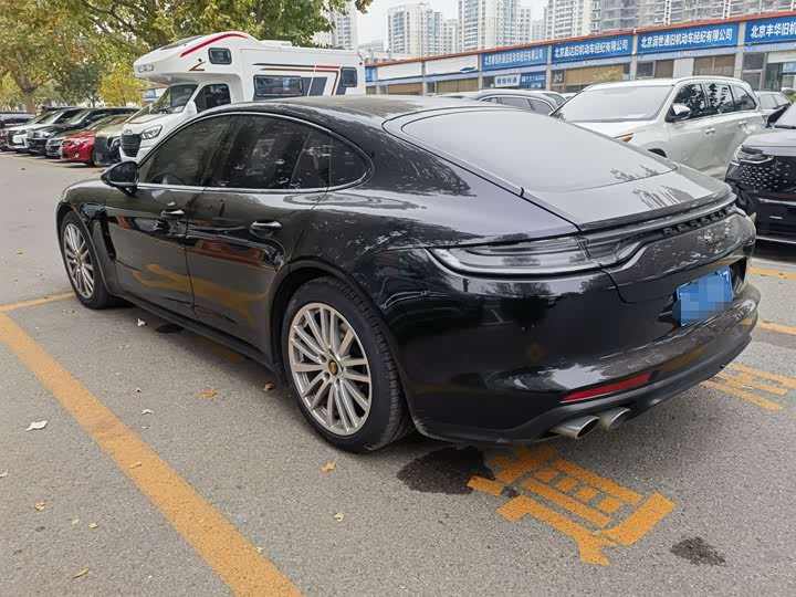 Фото 10 - Porsche Panamera
