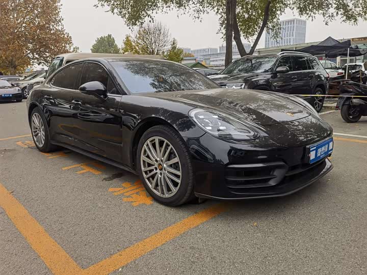 Фото 2 - Porsche Panamera