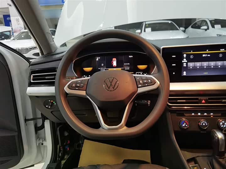 Фото 11 - Volkswagen Lavida