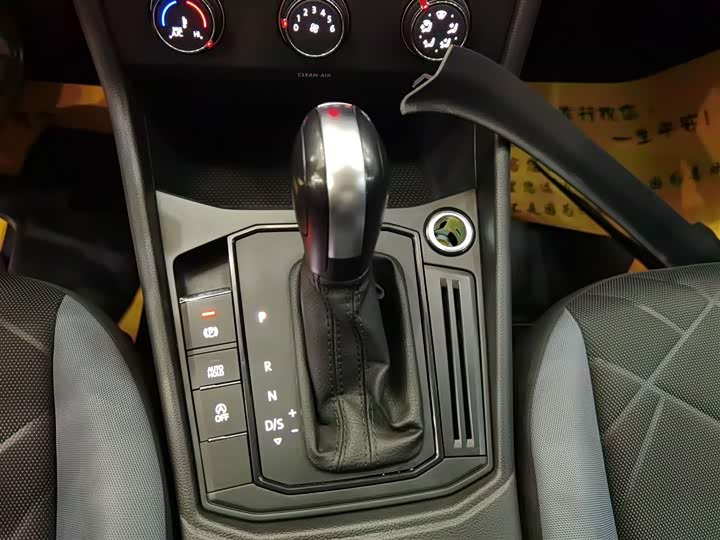 Фото 14 - Volkswagen Lavida