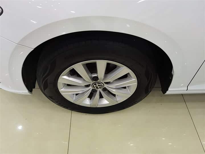 Фото 23 - Volkswagen Lavida