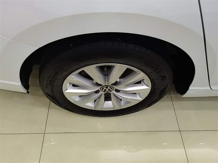 Фото 26 - Volkswagen Lavida