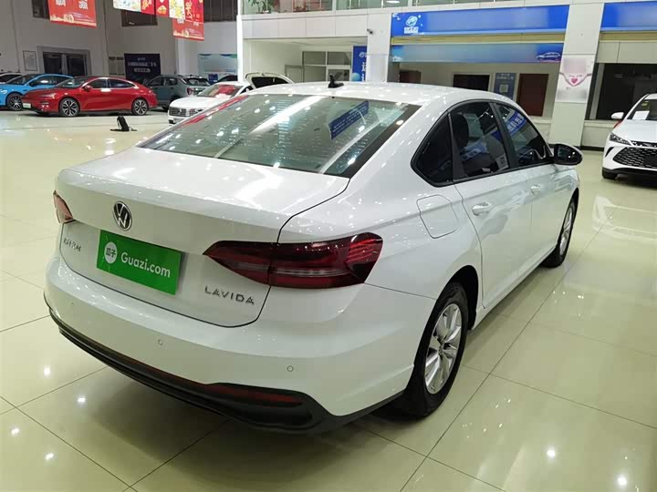 Фото 7 - Volkswagen Lavida