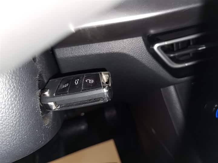 Фото 9 - Volkswagen Lavida