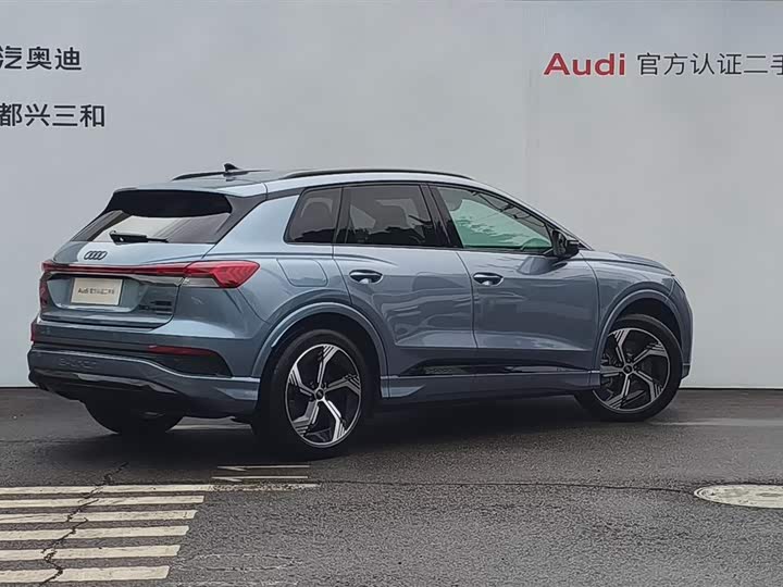 Фото 4 - Audi Q4 e-tron