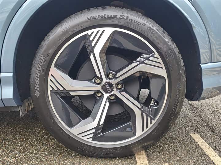 Фото 6 - Audi Q4 e-tron