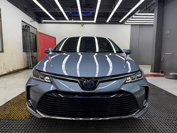 Фото 1 - Toyota Corolla