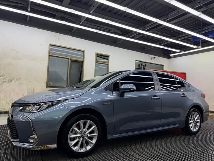 Фото 3 - Toyota Corolla