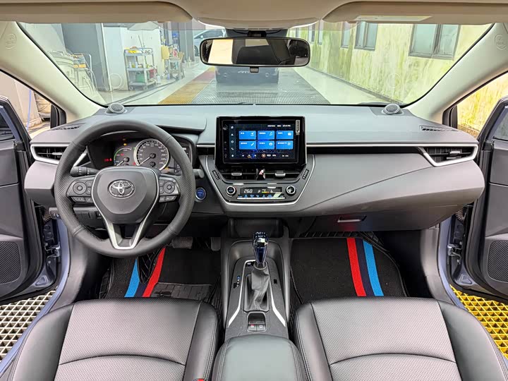 Фото 9 - Toyota Corolla