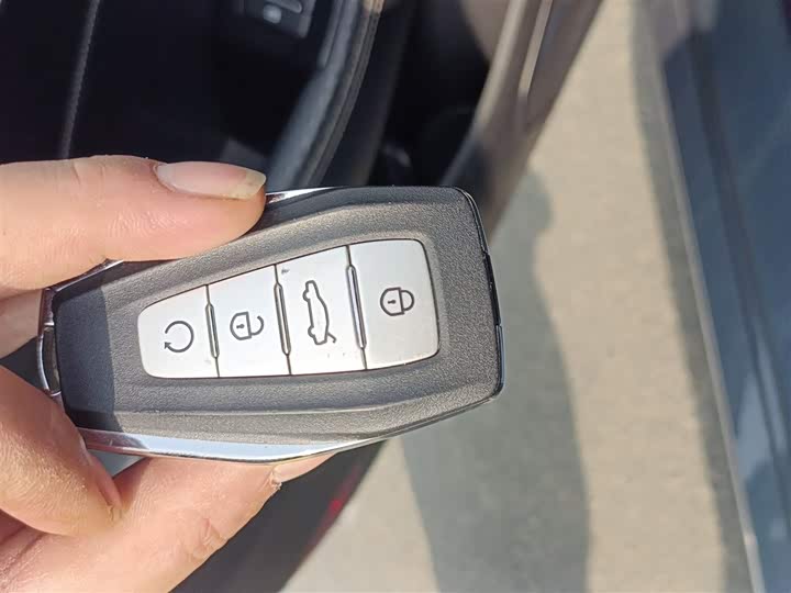 Фото 12 - Geely Preface