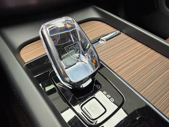 Фото 12 - Volvo XC60