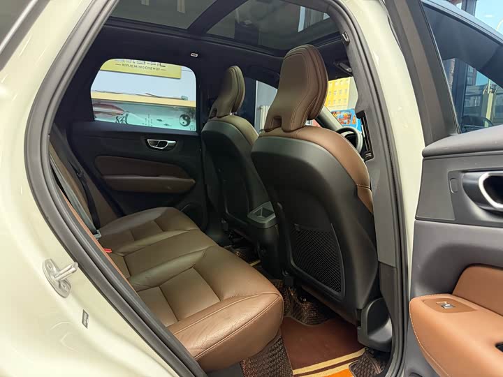 Фото 29 - Volvo XC60