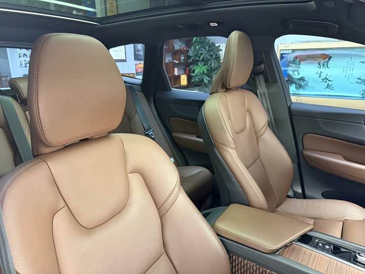 Фото 33 - Volvo XC60