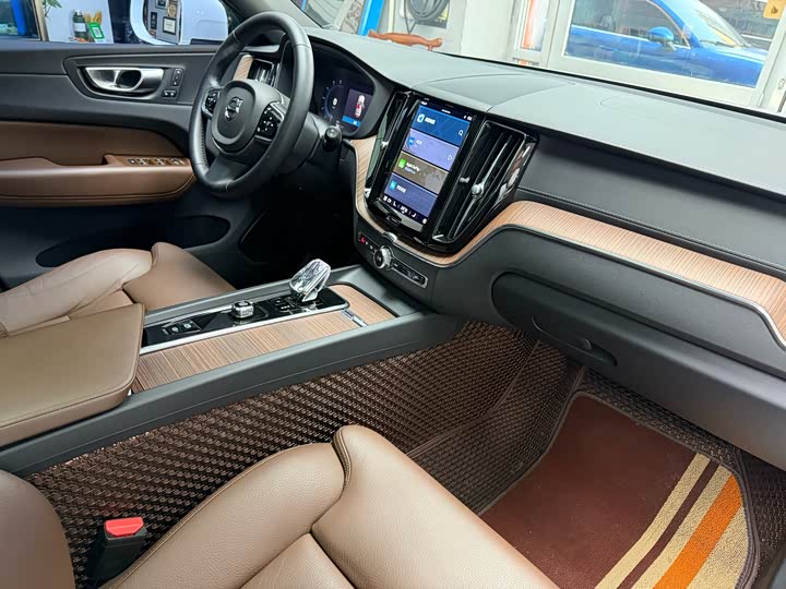 Фото 38 - Volvo XC60