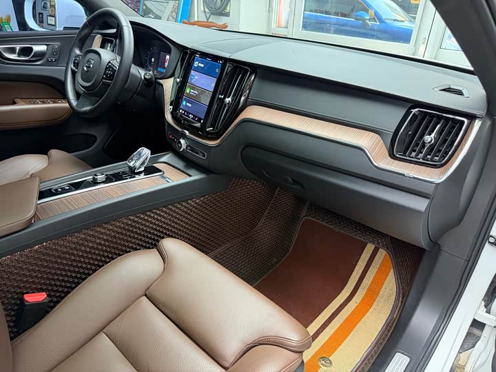 Фото 42 - Volvo XC60