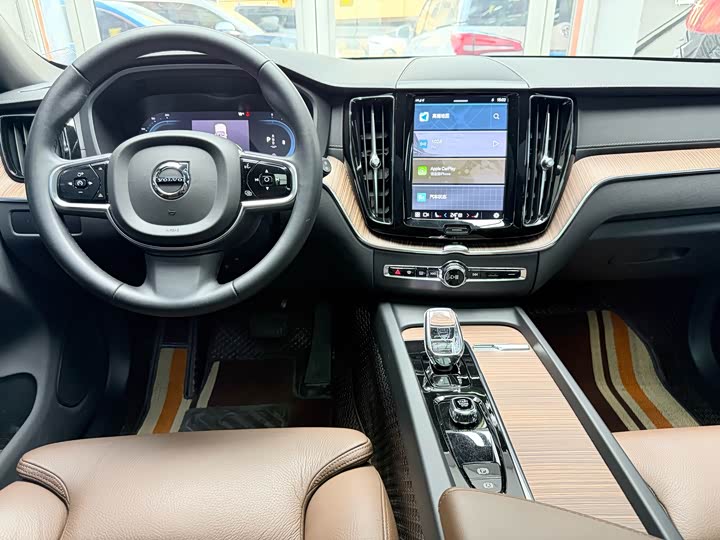 Фото 43 - Volvo XC60