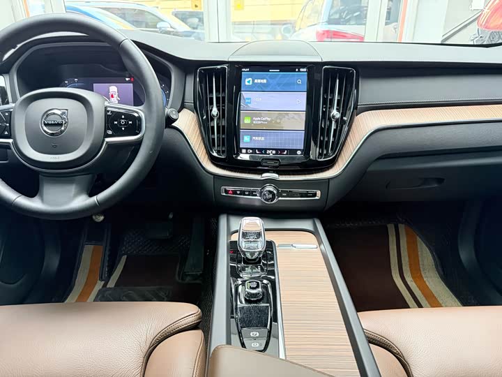 Фото 44 - Volvo XC60