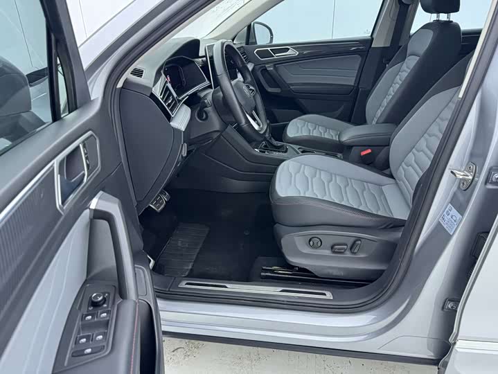 Фото 16 - Volkswagen Tiguan X