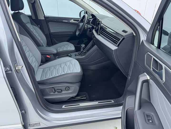 Фото 17 - Volkswagen Tiguan X