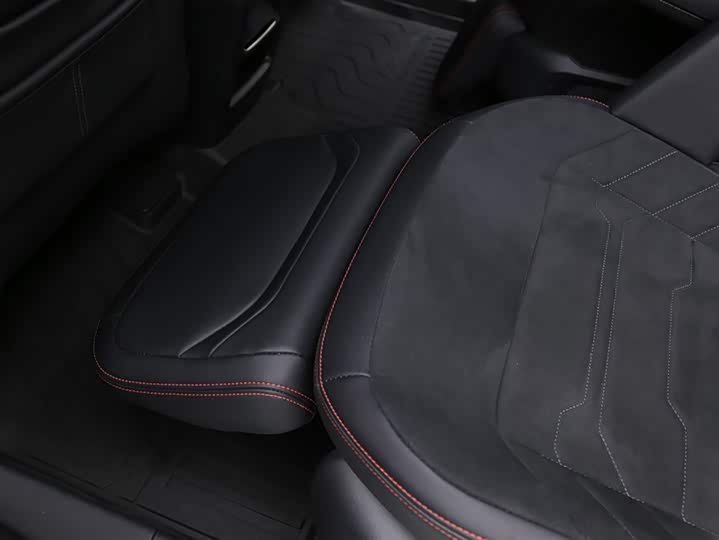 Фото 18 - Ford Edge