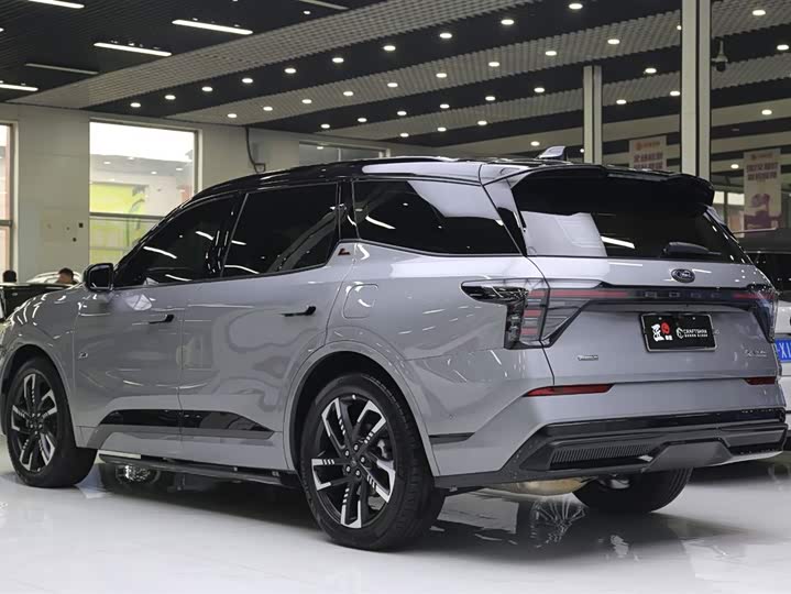 Фото 23 - Ford Edge