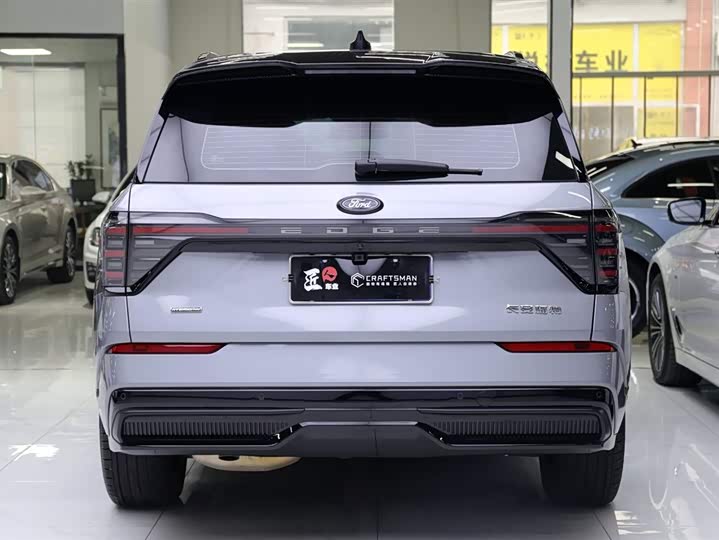 Фото 24 - Ford Edge