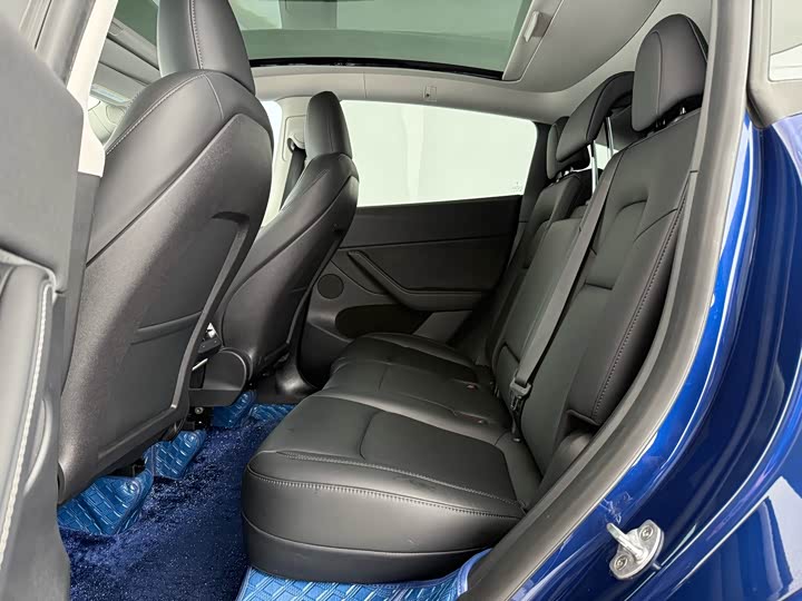 Фото 10 - Tesla Model Y