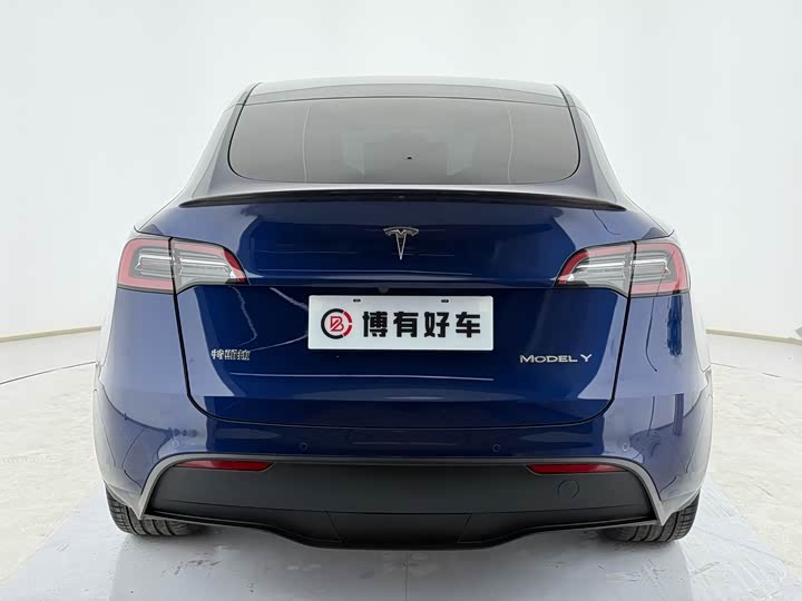 Фото 13 - Tesla Model Y