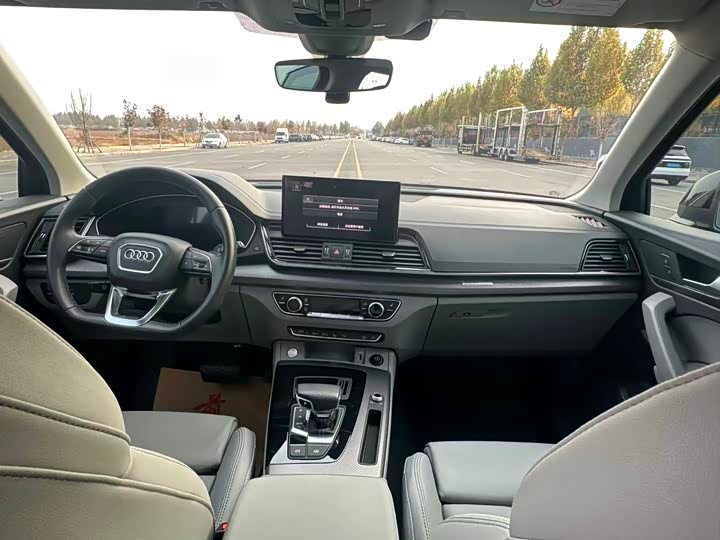 Фото 12 - Audi Q5L