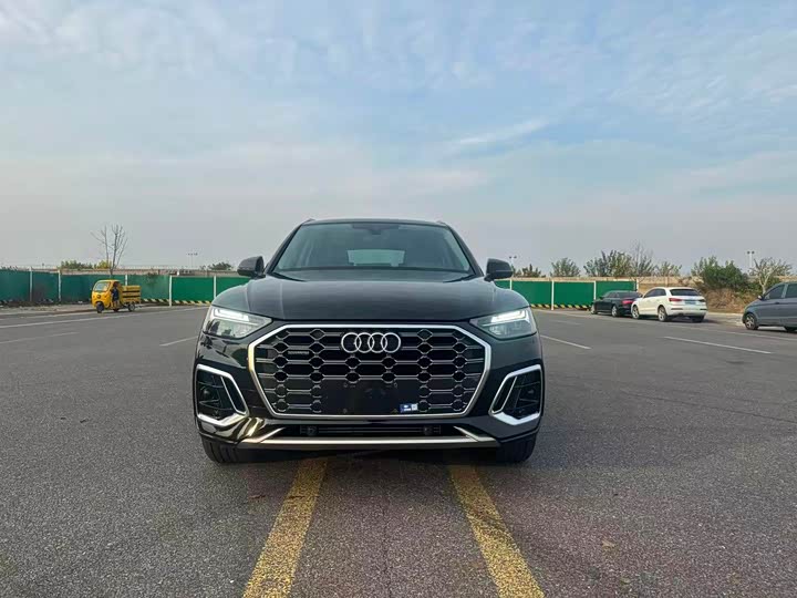 Фото 2 - Audi Q5L