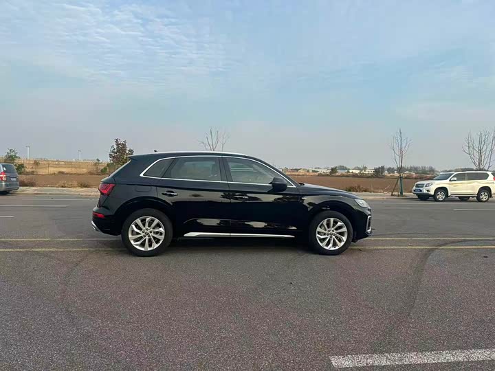 Фото 6 - Audi Q5L